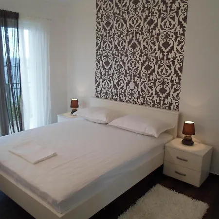 Apartment House Karlo *