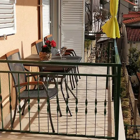 Apartment House Karlo